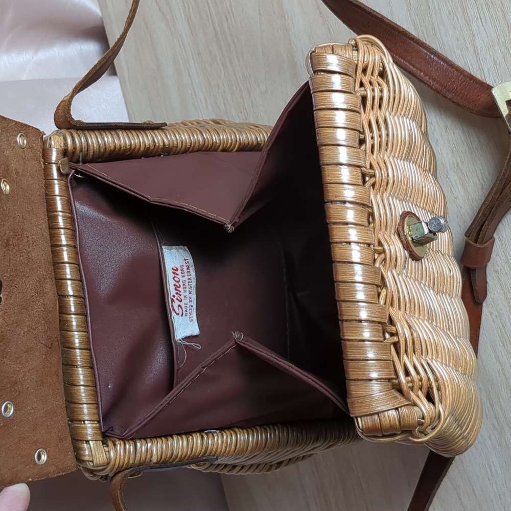 Wicker & Leather Mister Ernest Hinged Purse - Picture 8 of 11